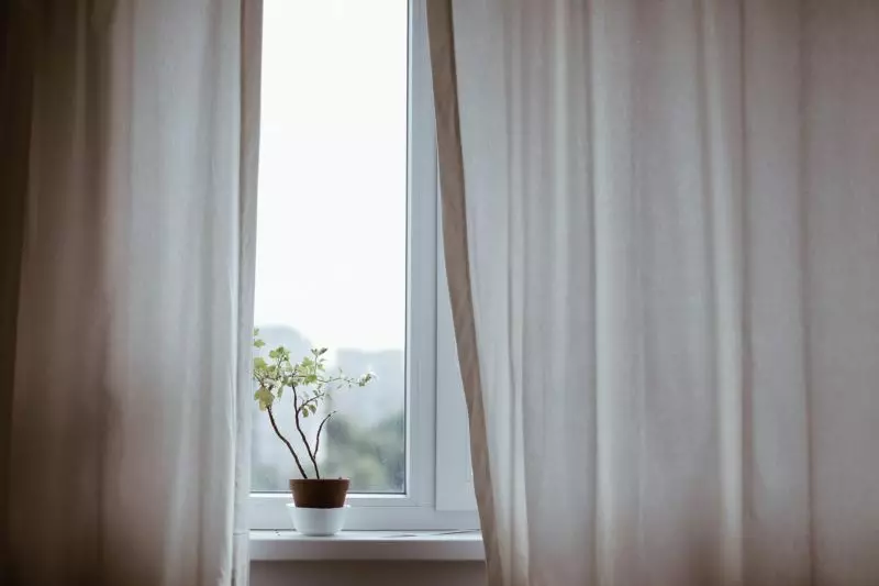 Dlaczego warto kupić bezpieczne okna do domu?